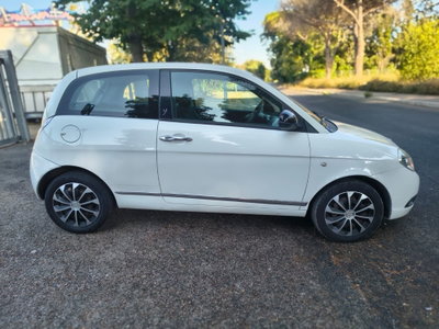 Lancia Ypsilon 1.3 MJT 75 CV Platinum (5)