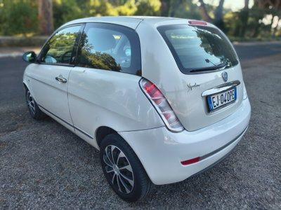 Lancia Ypsilon 1.3 MJT 75 CV Platinum (6)