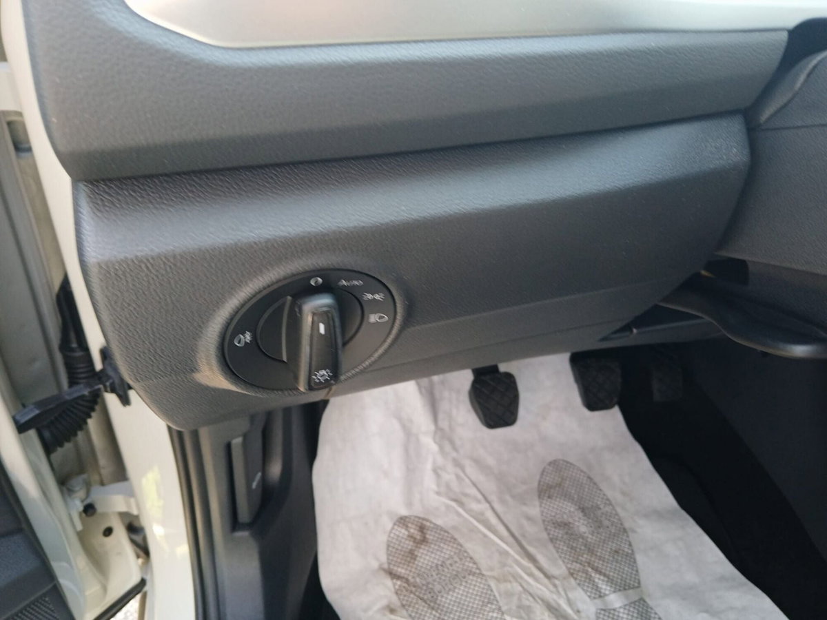 Volkswagen T-Roc 1.0 TSI Life (17)