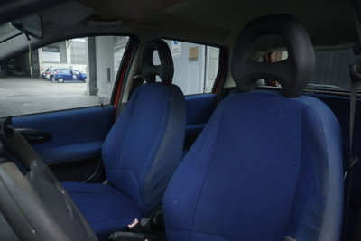 Fiat Punto 1.2i cat 5 porte ELX (16)