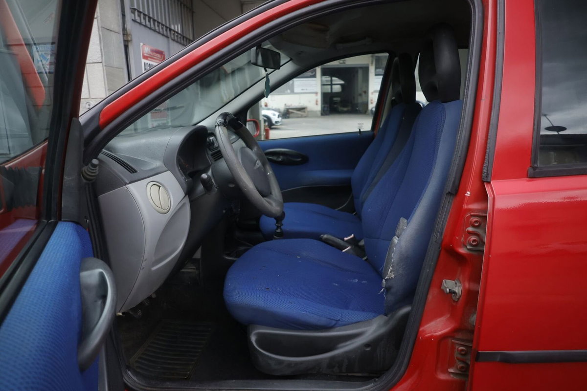 Fiat Punto 1.2i cat 5 porte ELX (17)