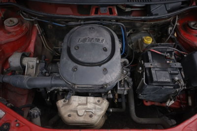 Fiat Punto 1.2i cat 5 porte ELX (18)