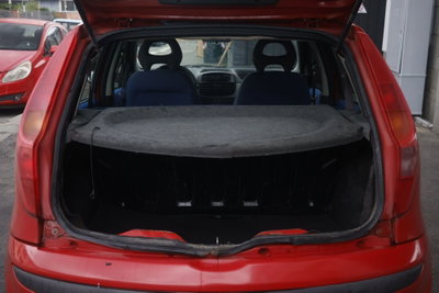 Fiat Punto 1.2i cat 5 porte ELX (19)