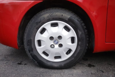 Fiat Punto 1.2i cat 5 porte ELX (5)