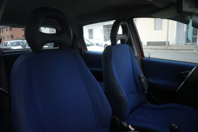 Fiat Punto 1.2i cat 5 porte ELX (6)