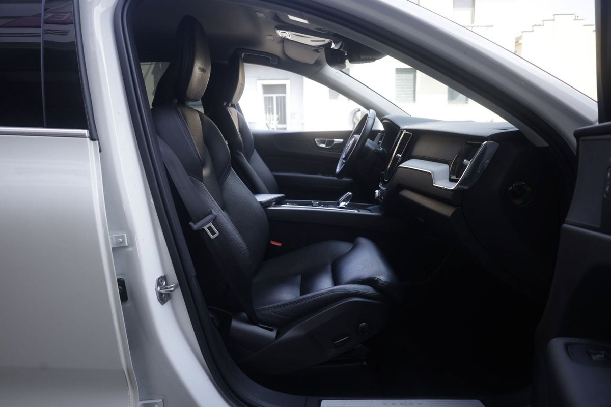 Volvo XC60 B4 Geartronic Inscription (10)