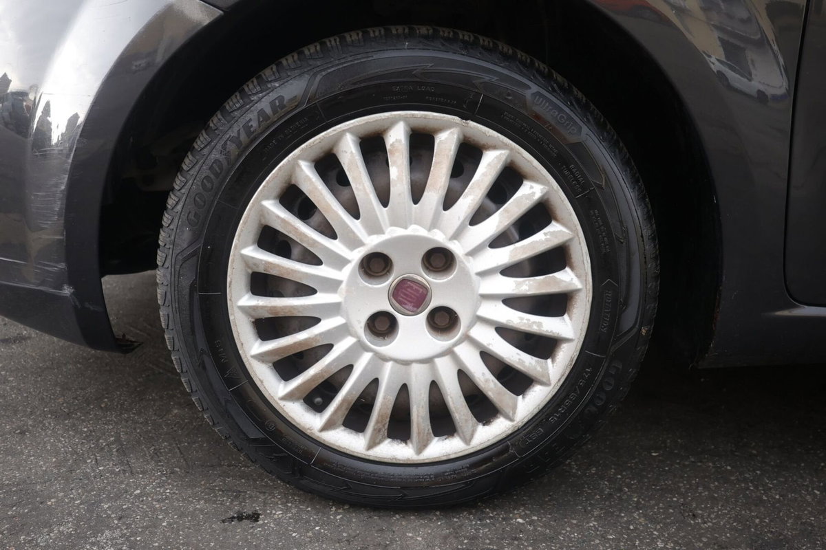 Fiat Grande Punto 1.3 MJT 75 CV 5 porte Active (5)