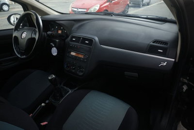 Fiat Grande Punto 1.3 MJT 75 CV 5 porte Active (8)