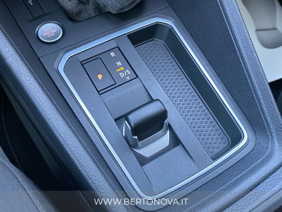 Ford Tourneo Connect 2.0 EcoBlue 102 CV Titanium (14)