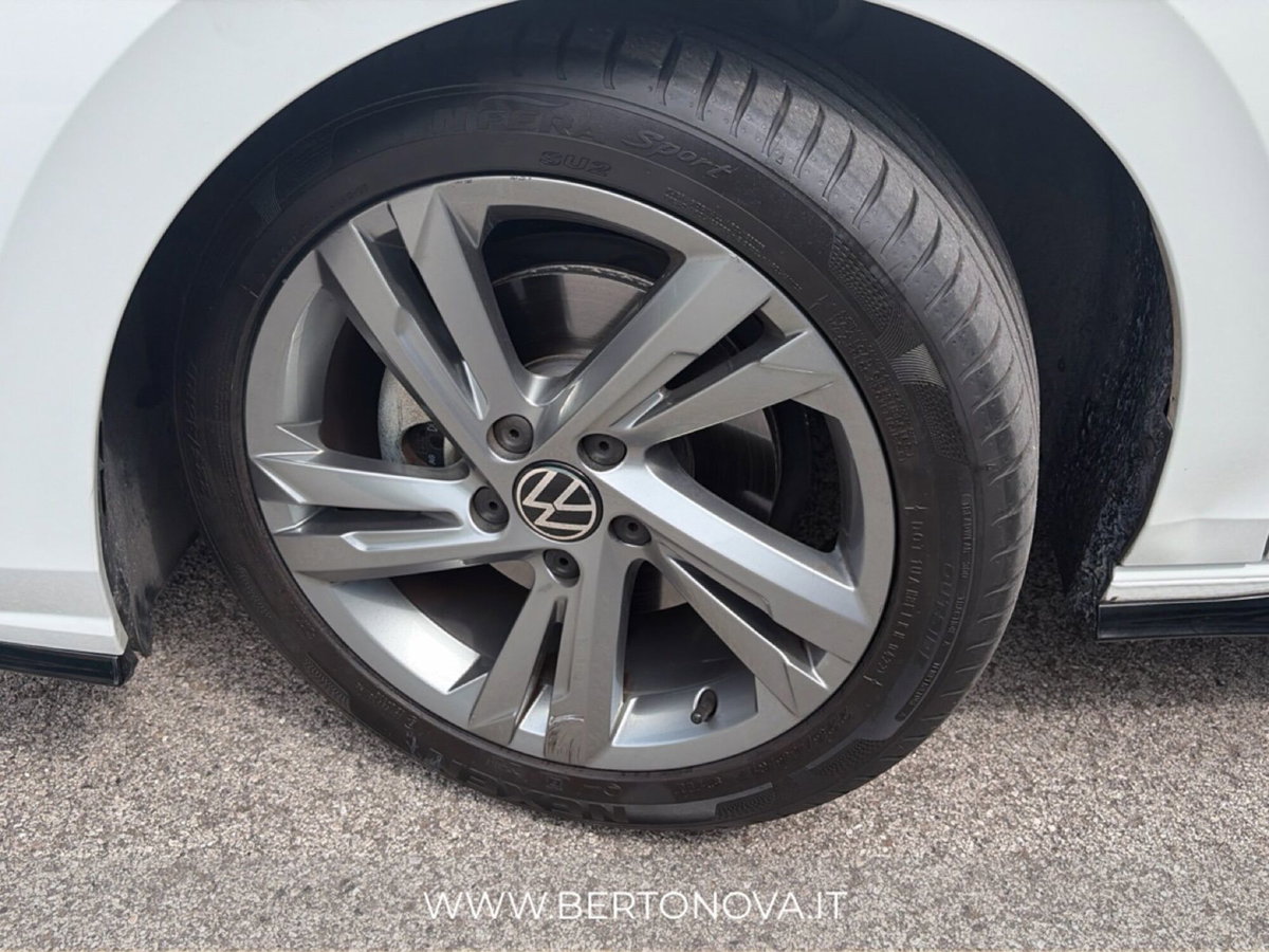 Volkswagen Golf 1.5 TSI 150 CV EVO ACT R-Line (8)