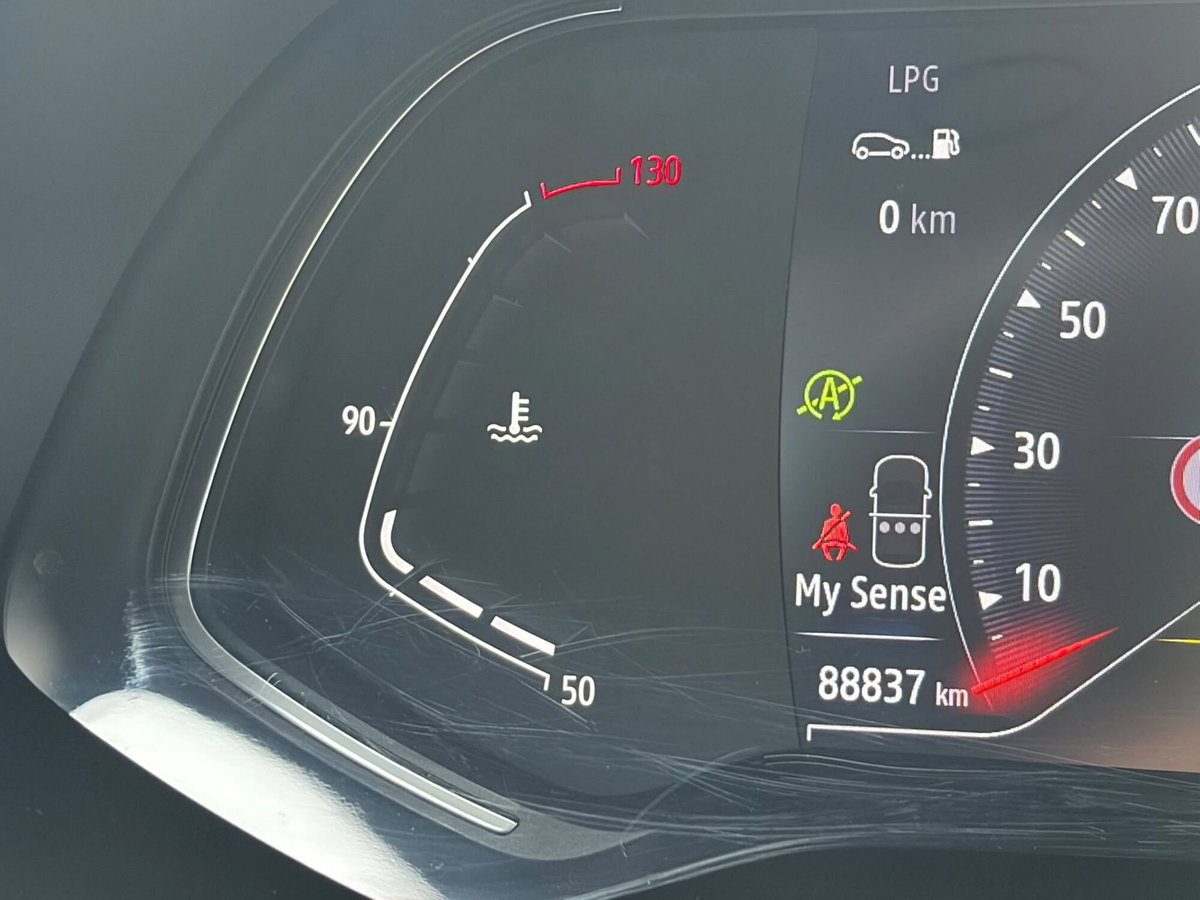 Renault Captur TCe 100 CV GPL Techno (13)
