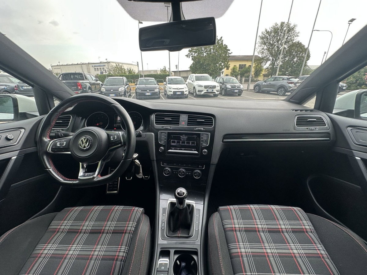Volkswagen Golf GTI Performance 2.0 TSI 5p. BlueMotion Technology (11)