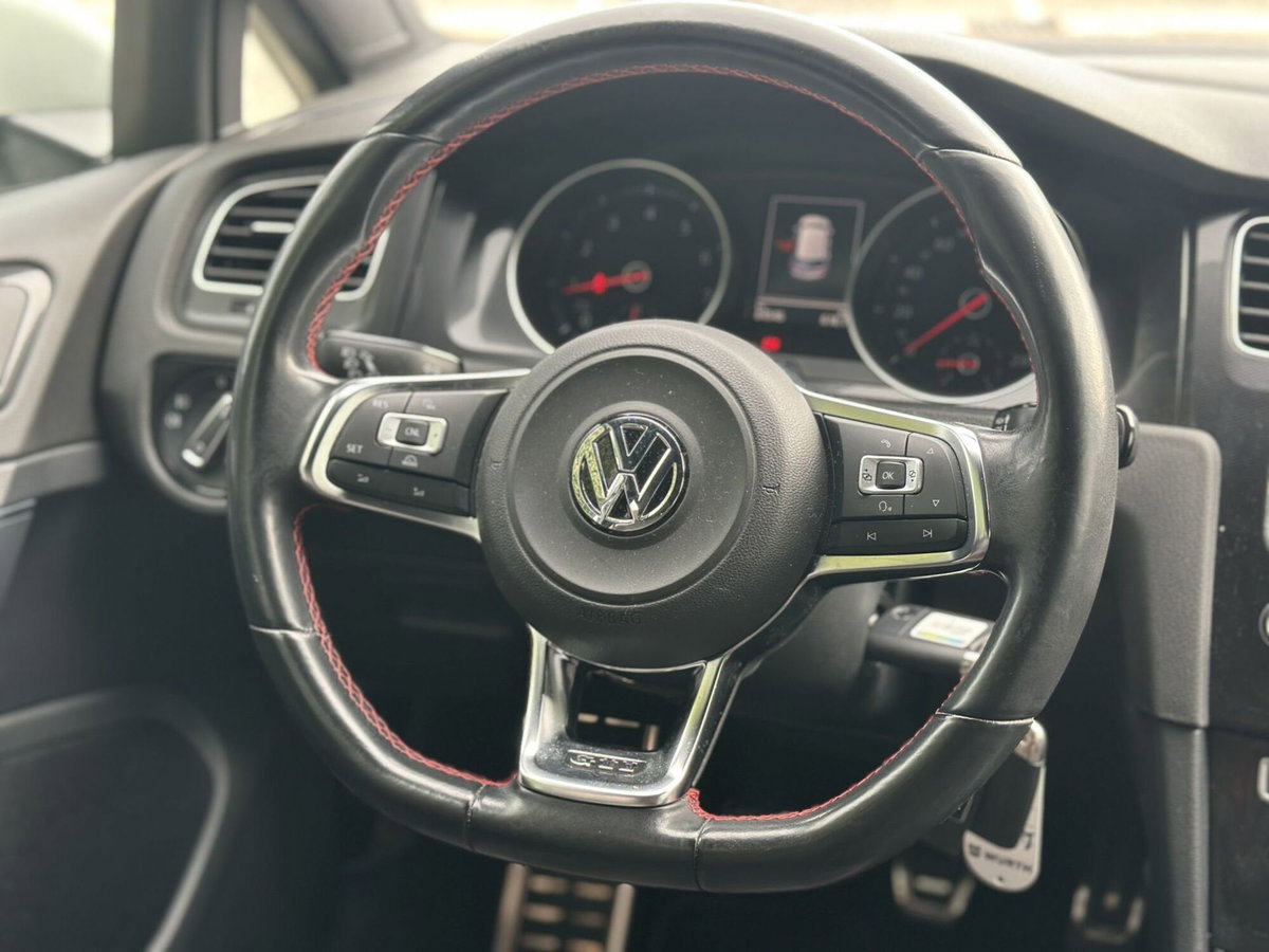 Volkswagen Golf GTI Performance 2.0 TSI 5p. BlueMotion Technology (12)