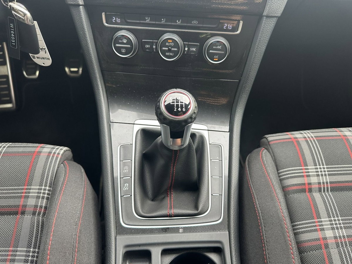 Volkswagen Golf GTI Performance 2.0 TSI 5p. BlueMotion Technology (15)