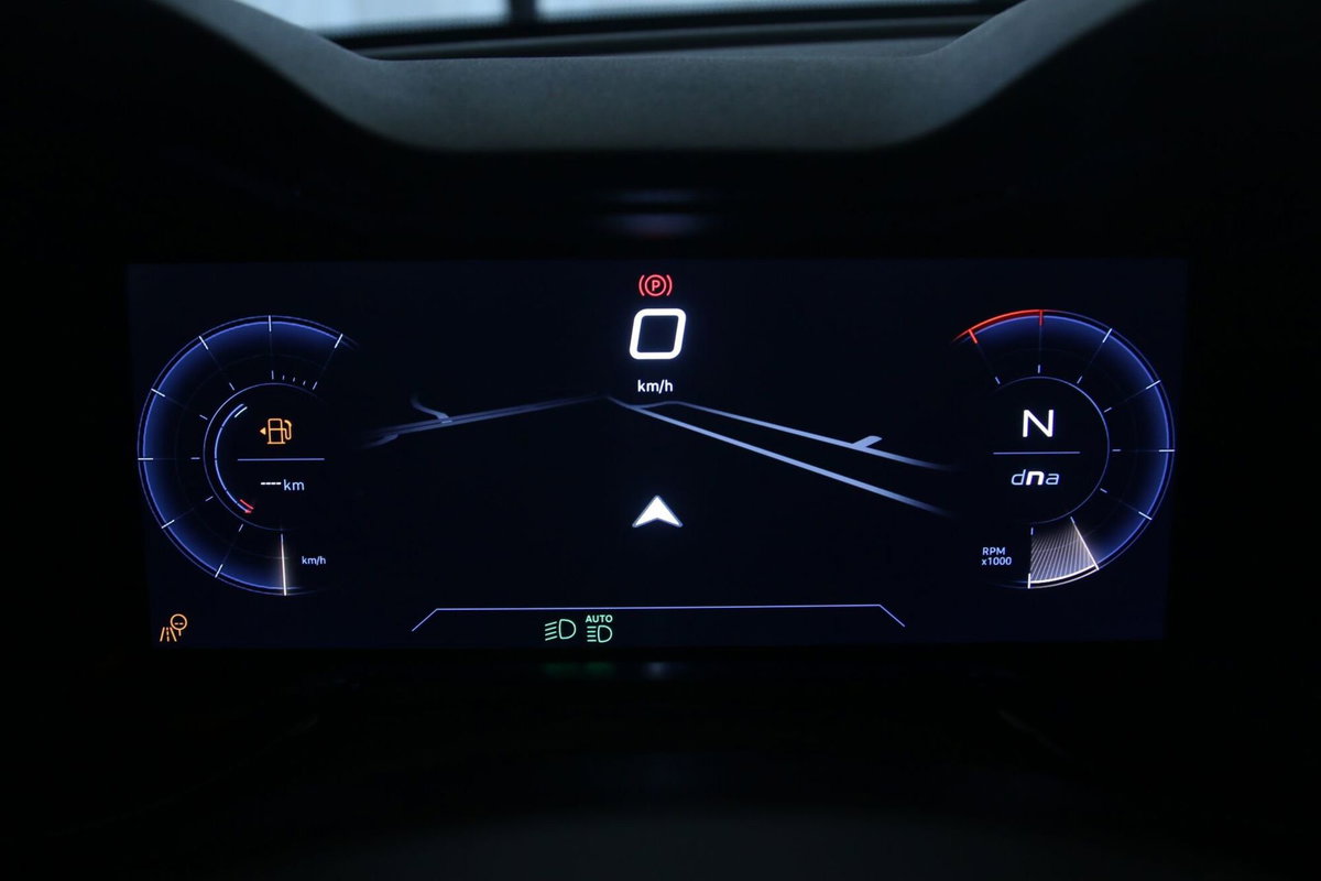 Alfa Romeo Junior 1.2 ibrida Speciale 145cv edct6 (11)