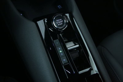 Alfa Romeo Junior 1.2 ibrida Speciale 145cv edct6 (15)