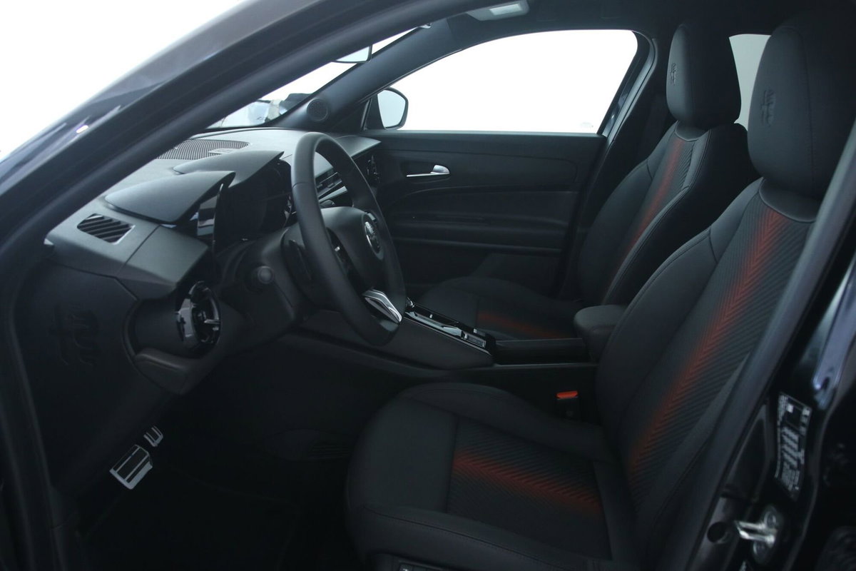 Alfa Romeo Junior 1.2 ibrida Speciale 145cv edct6 (7)