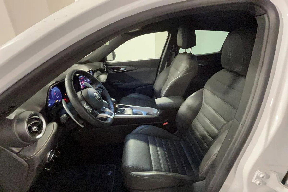 Alfa Romeo Tonale 1.5 hybrid Veloce 130cv tct7 (15)
