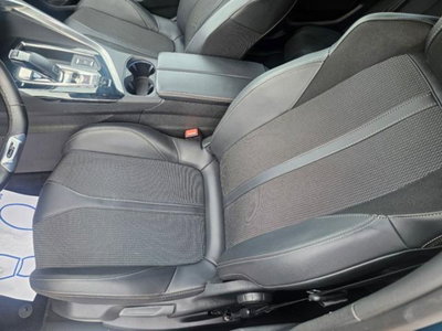 Peugeot 3008 BlueHDi 130 S&S EAT8 GT Pack (9)