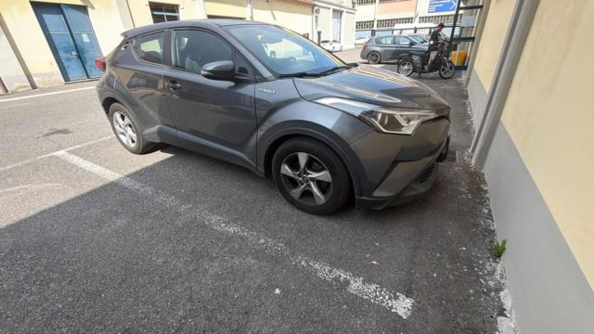 Toyota Toyota C-HR 1.8 Hybrid E-CVT Active (4)