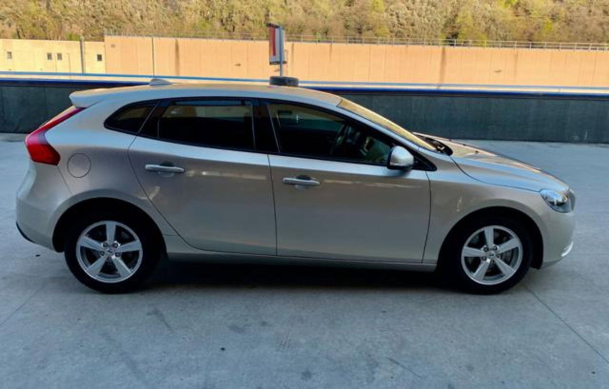 Volvo V40 D3 Kinetic (4)