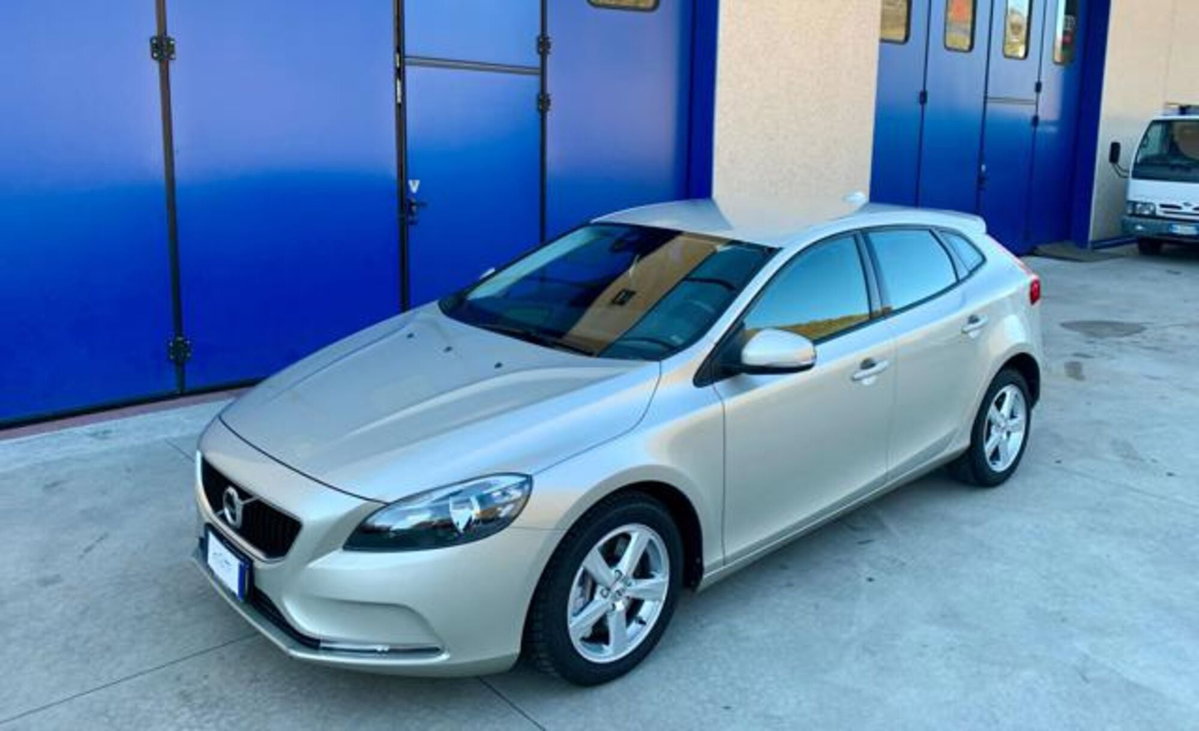 Volvo V40 D3 Kinetic (5)