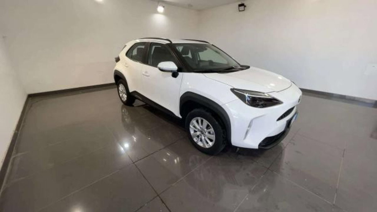 Toyota Yaris Cross 1.5h GR Sport Black Sky fwd 116cv e-cvt (3)