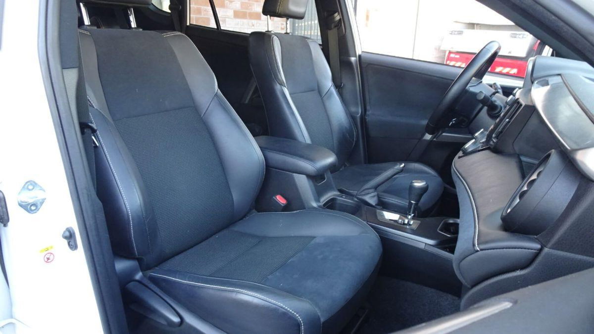 Toyota Rav4 Hybrid 4WD Exclusive (14)