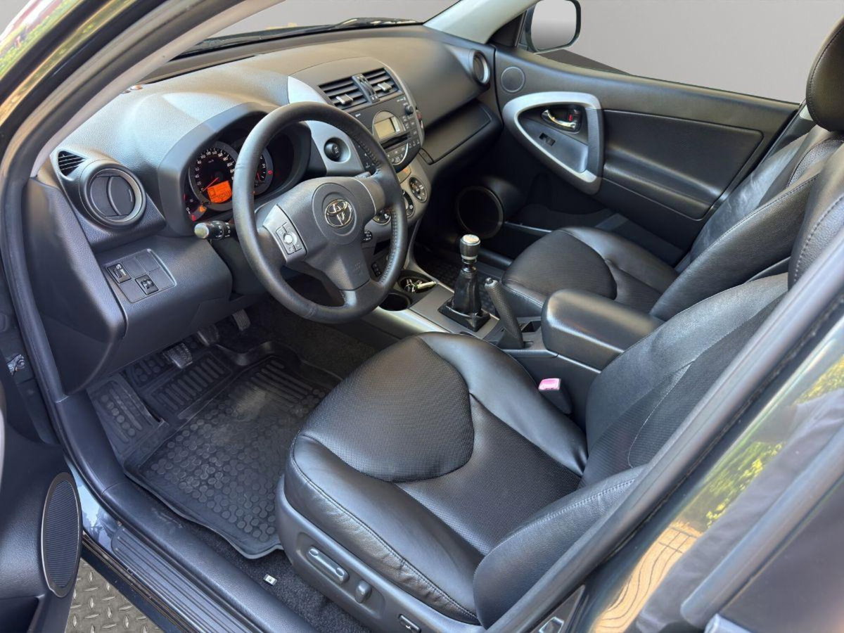 Toyota Rav4 2.2 D-Cat 177 CV Luxury (10)