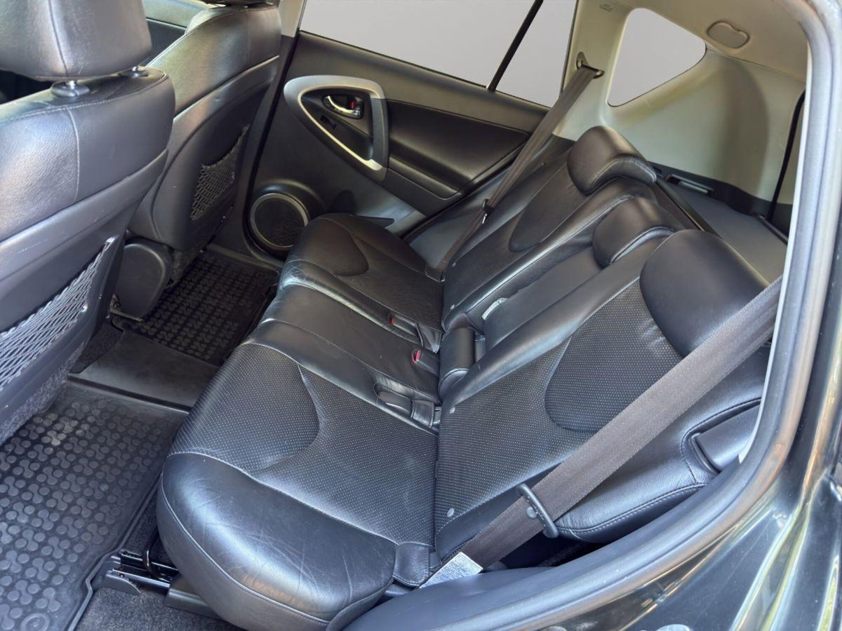 Toyota Rav4 2.2 D-Cat 177 CV Luxury (12)