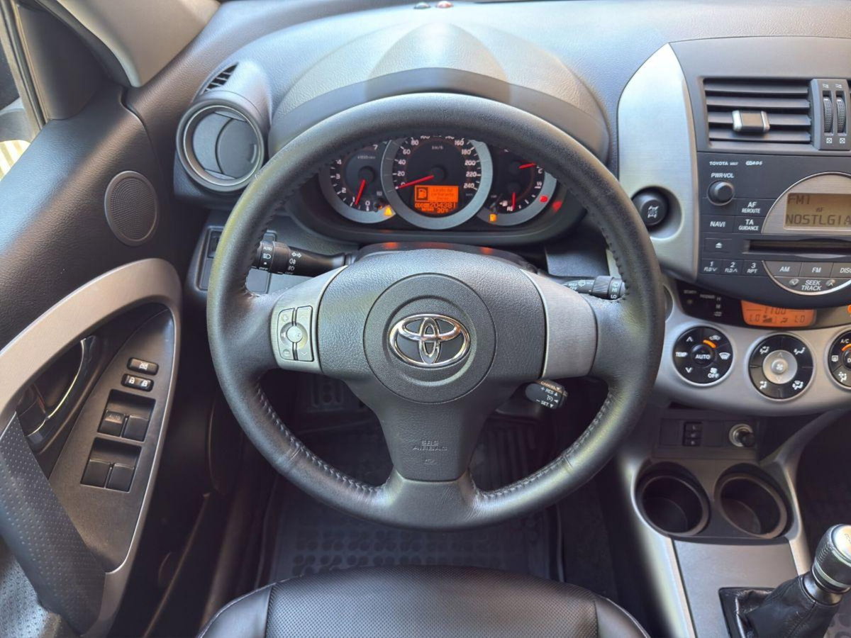 Toyota Rav4 2.2 D-Cat 177 CV Luxury (18)