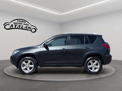 Toyota Rav4 2.2 D-Cat 177 CV Luxury (2)