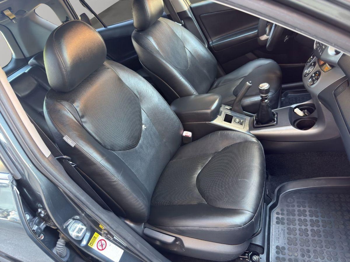 Toyota Rav4 2.2 D-Cat 177 CV Luxury (20)