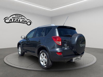 Toyota Rav4 2.2 D-Cat 177 CV Luxury (3)