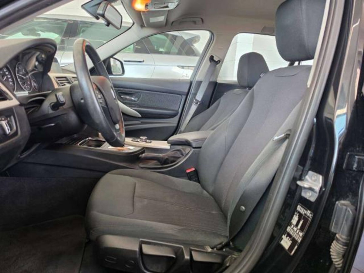 BMW Serie 3 Touring 318d  Business Advantage (6)