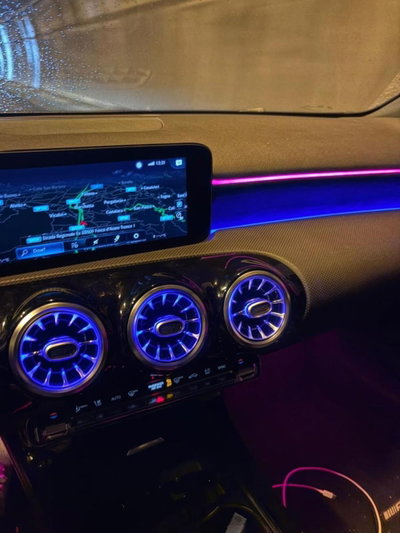 Mercedes-Benz Classe A 200 d Premium (11)