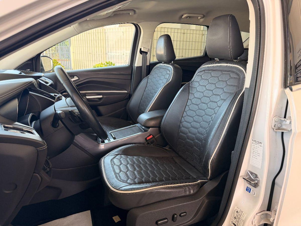 Ford Kuga 2.0 TDCI 150 CV S&S 4WD Powershift Vignale (10)