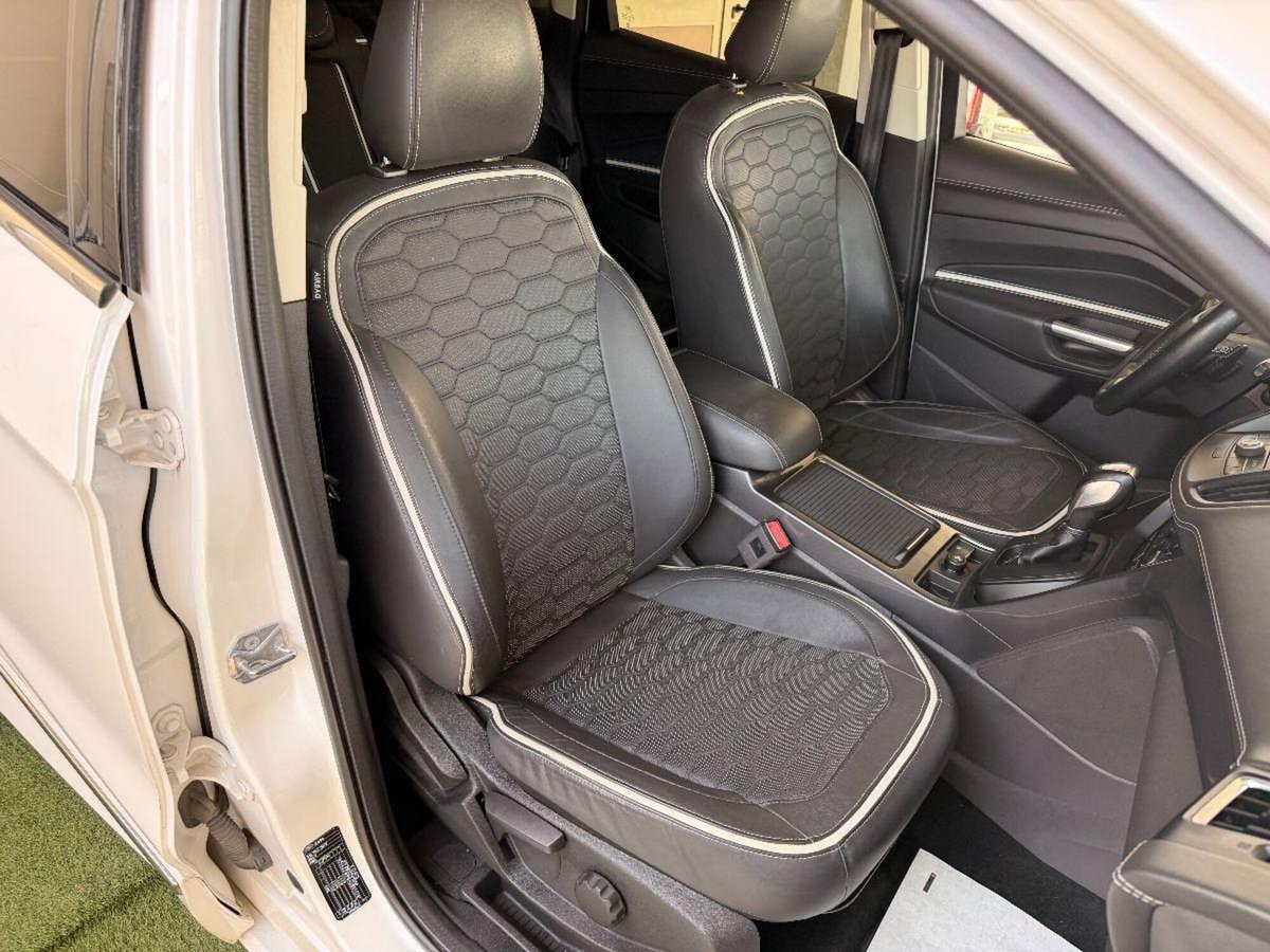 Ford Kuga 2.0 TDCI 150 CV S&S 4WD Powershift Vignale (12)