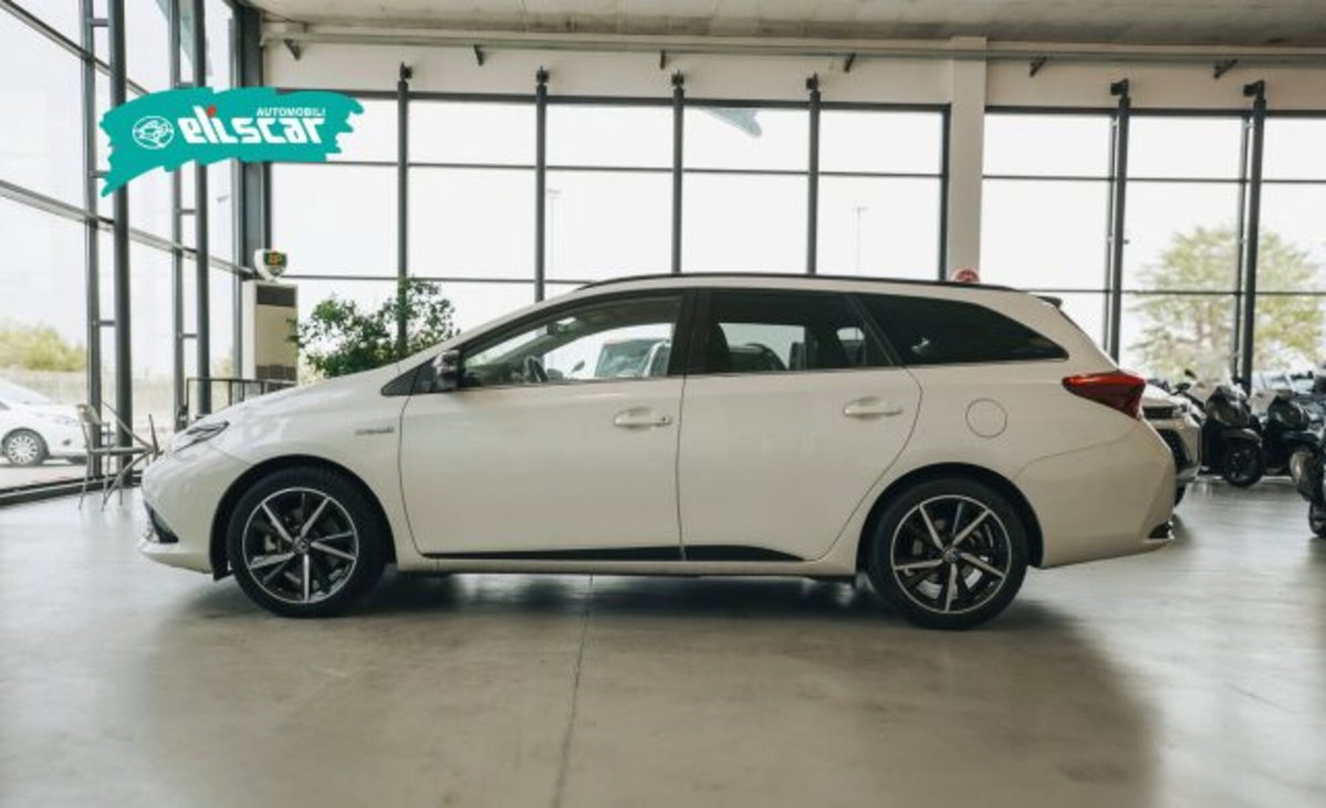 Toyota Corolla Touring Sports 1.8 Hybrid Business (4)