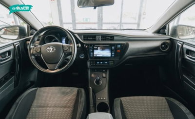 Toyota Corolla Touring Sports 1.8 Hybrid Business (7)