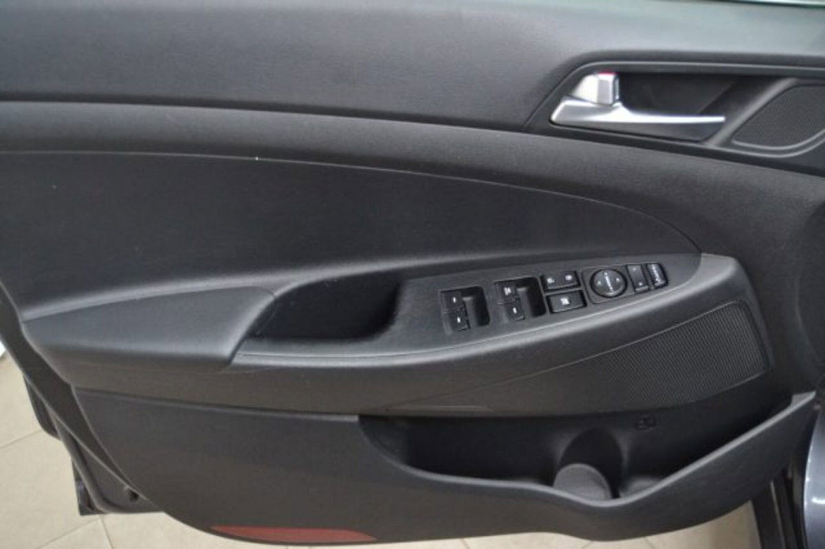 Hyundai Tucson 1.7 CRDi XPossible (13)