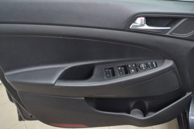 Hyundai Tucson 1.7 CRDi XPossible (13)