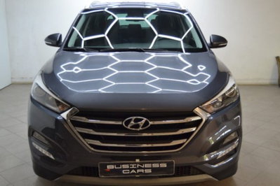 Hyundai Tucson 1.7 CRDi XPossible (2)