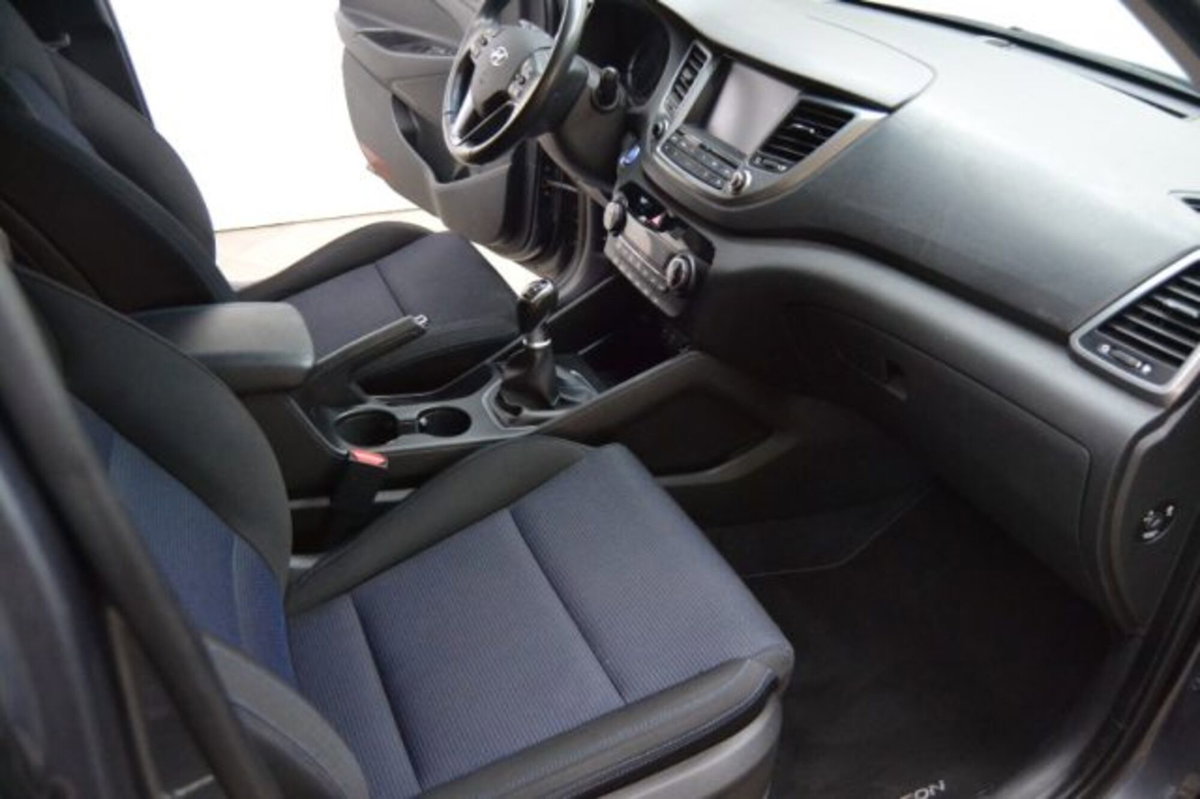 Hyundai Tucson 1.7 CRDi XPossible (8)