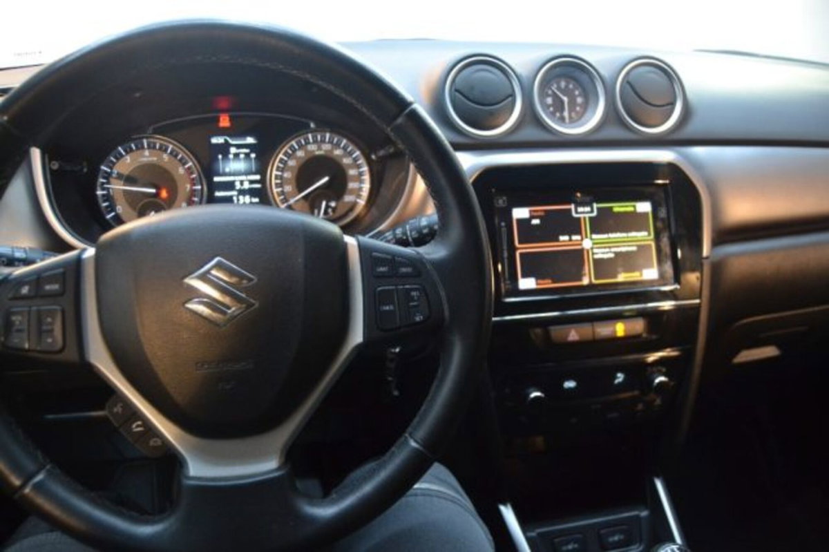 Suzuki Vitara 1.0 Boosterjet Cool (11)