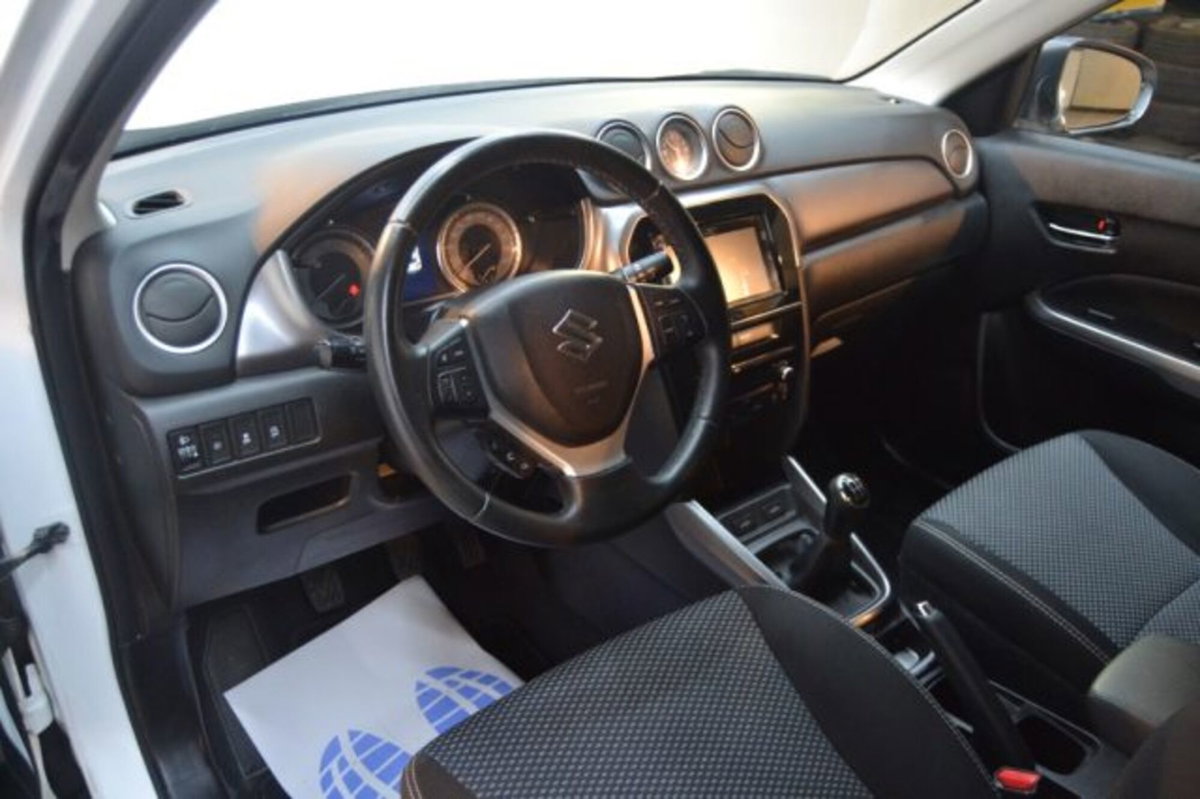 Suzuki Vitara 1.0 Boosterjet Cool (9)