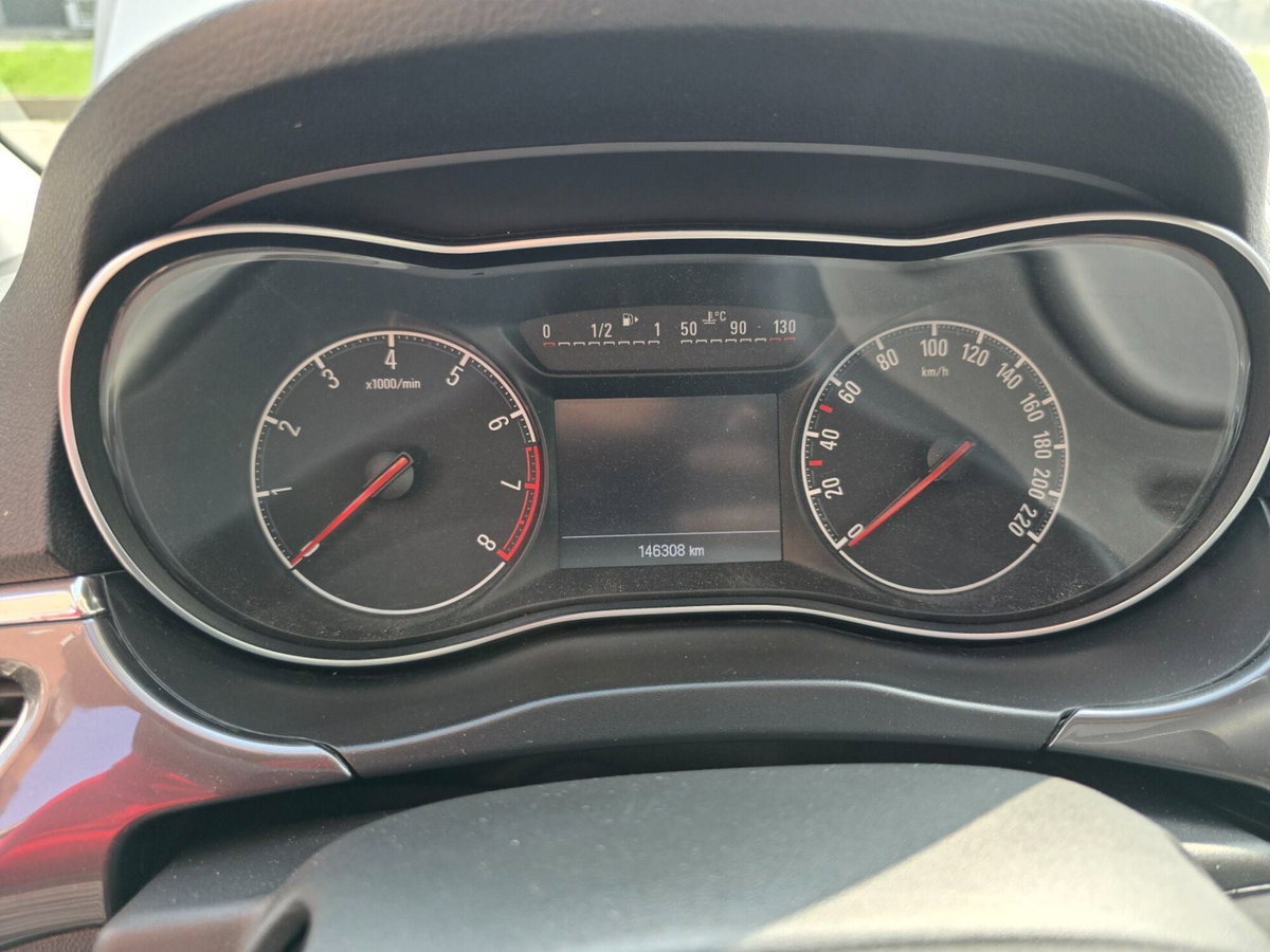 Opel Corsa Coupé 1.0 Turbo SGE 115CV Start&Stop b-Color (5)