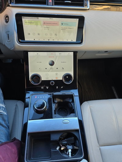 Land Rover Range Rover Velar 3.0 V6 SD6 300 CV R-Dynamic SE (5)