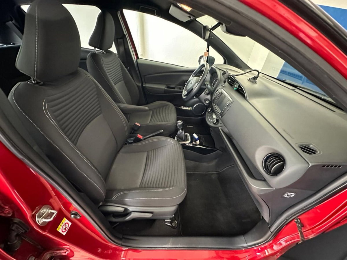 Toyota Yaris 1.0 5 porte Trend (10)