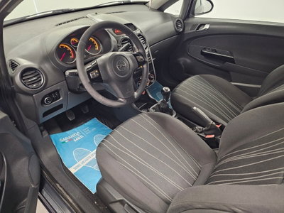 Opel Corsa 1.2 3 porte Edition (12)